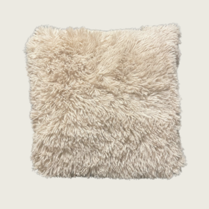 Fluffy sierkussen beige